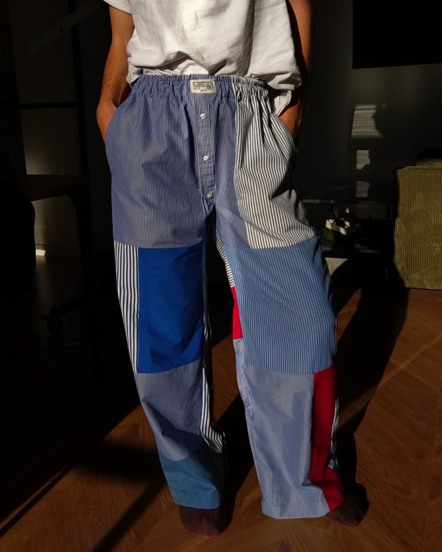 VOTRE CHEMISE EN POSTÉRIEUR